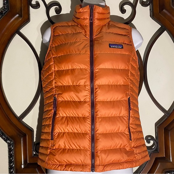 SOLD Patagonia Down Sweater Vest - Small - Picture 8 of 13